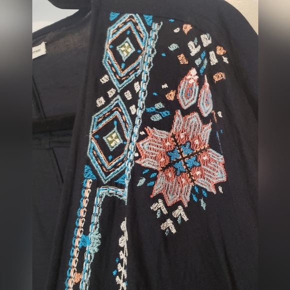 American Eagle Kimono Cardigan Floral Embroidery Medium Black Aztec Southwestern - Picture 7 of 14